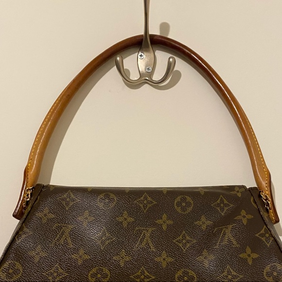 💯 Louis Vuitton purse BUNDLE like new with dust bag and teddy bear keychain - Picture 14 of 16